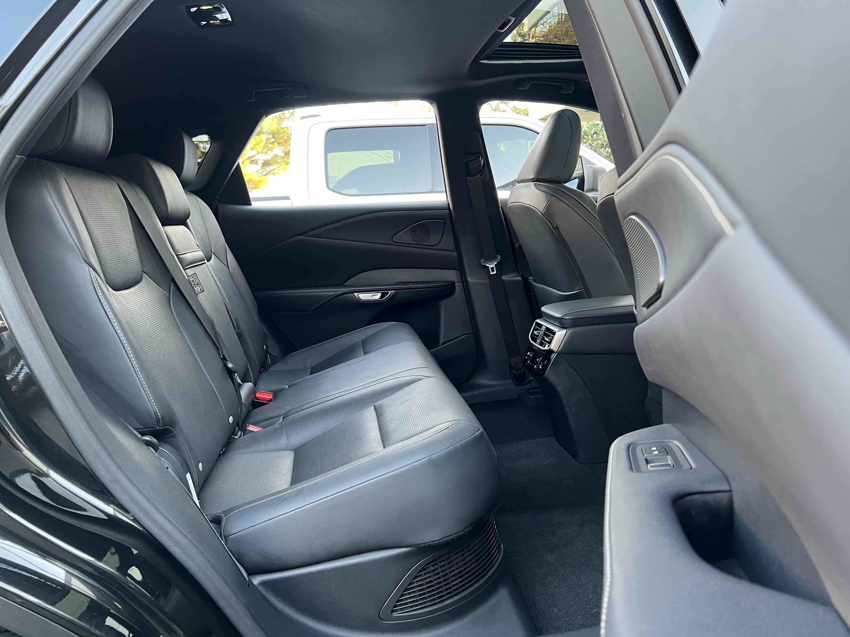 Used 2023 Lexus RX 350 w/ Cold Area Package image 39