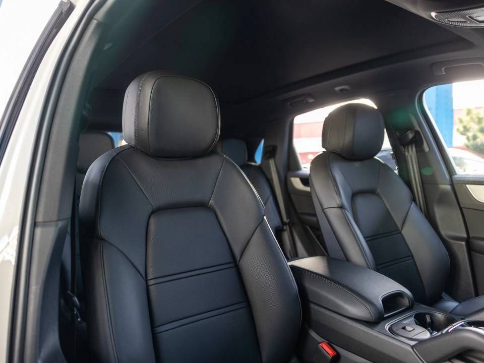 Certified 2026 Porsche Cayenne AWD/4WD image 28