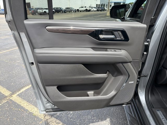 New 2026 Chevrolet Suburban LT w/ Comfort Package AWD/4WD image 22
