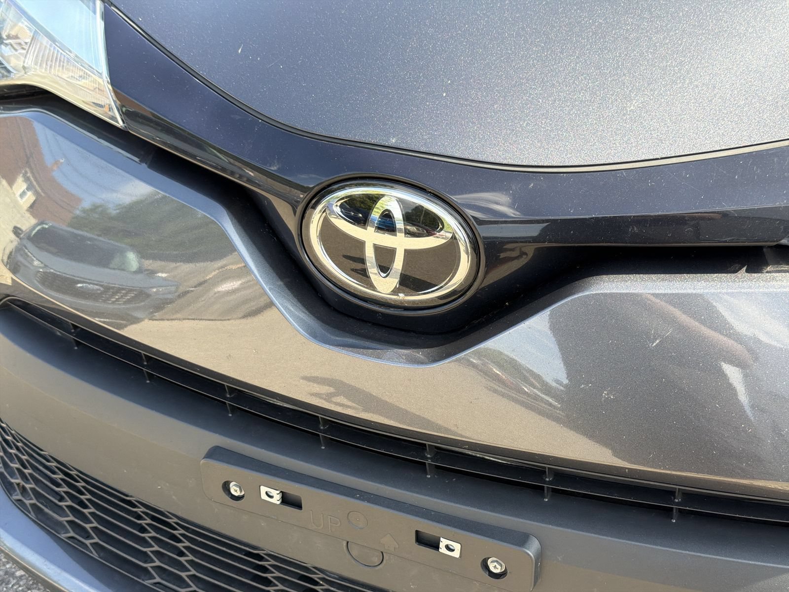 Used 2022 Toyota C-HR XLE FWD image 12