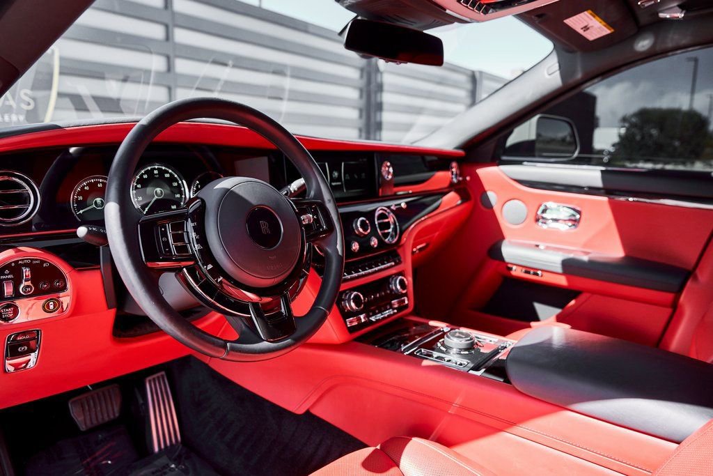 Used 2022 Rolls-Royce Ghost w/ Ghost Package image 2