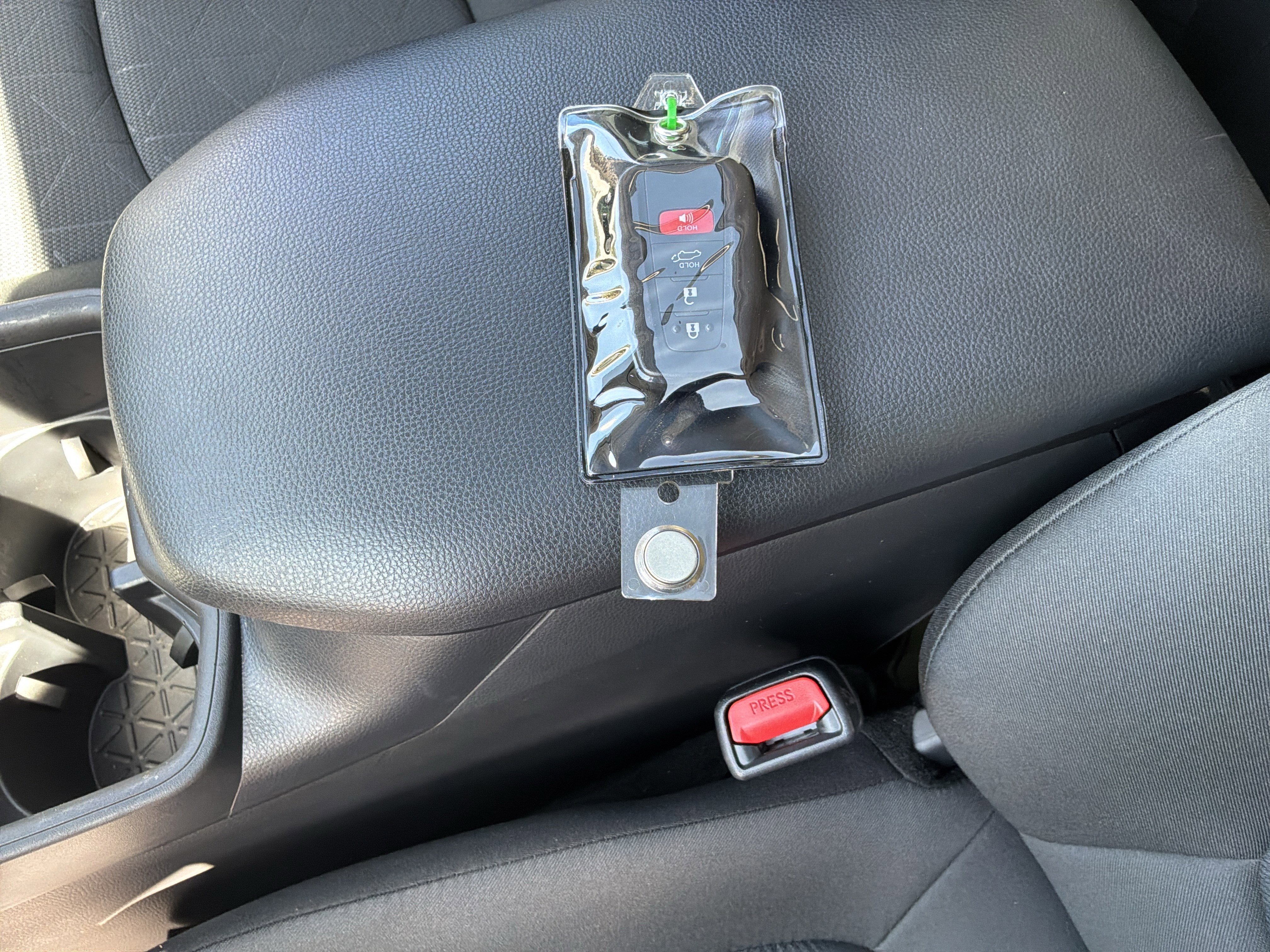 Used 2025 Toyota RAV4 XLE w/ Convenience Package FWD image 36