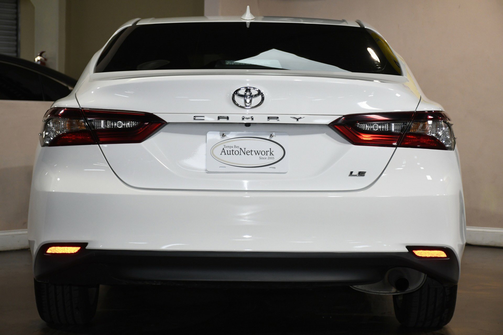 Used 2021 Toyota Camry LE image 2