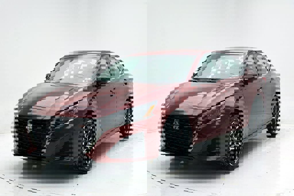 Used 2025 Nissan Altima 2.5 SR video 2