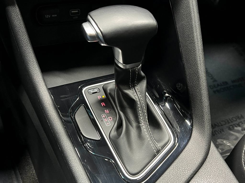 Used 2021 Kia Niro Touring image 28