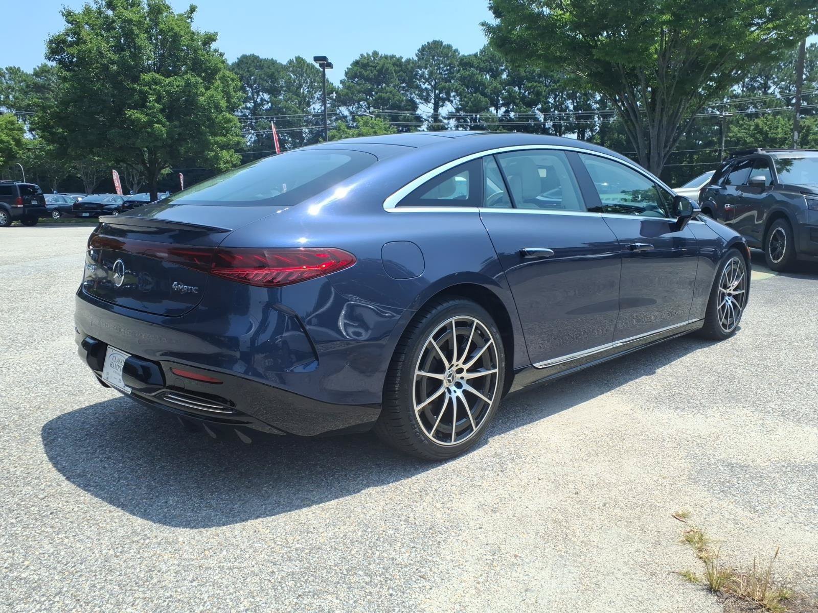 Used 2023 Mercedes-Benz EQS 580 4MATIC Sedan w/ Manufactur Interior Package image 6