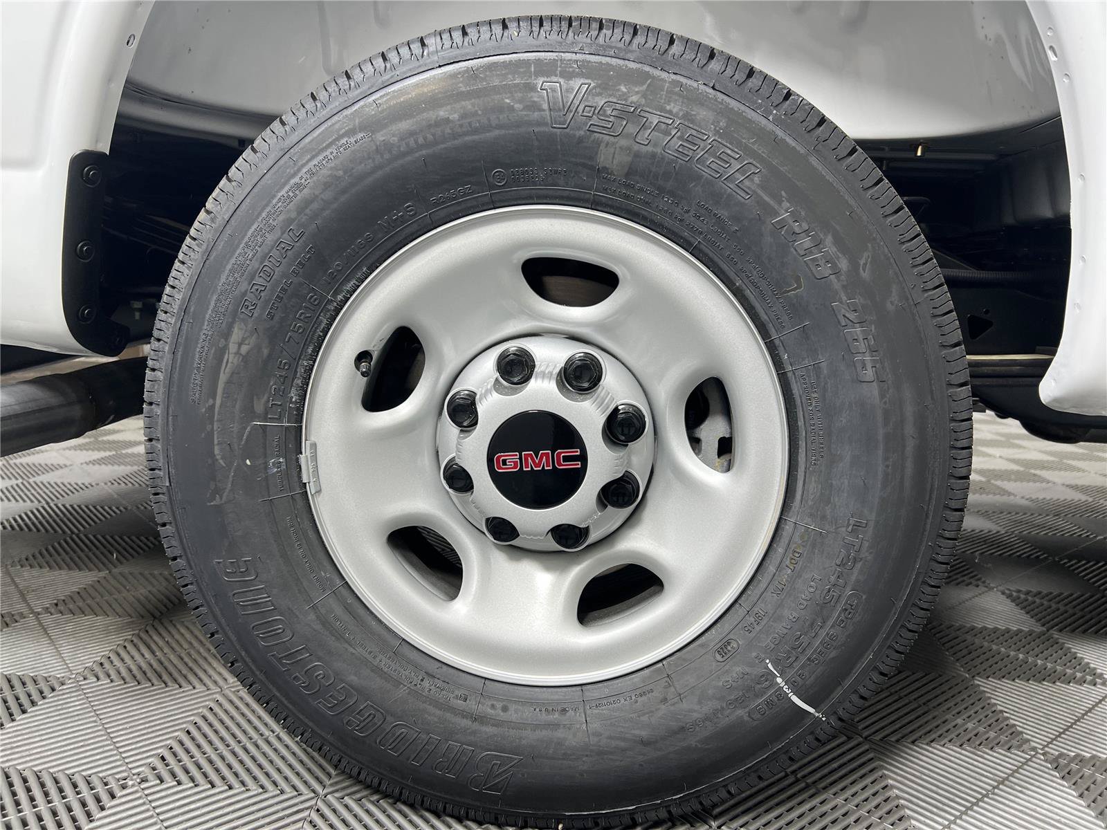 New 2025 GMC Savana 2500 w/ Driver Convenience Package RWD image 15