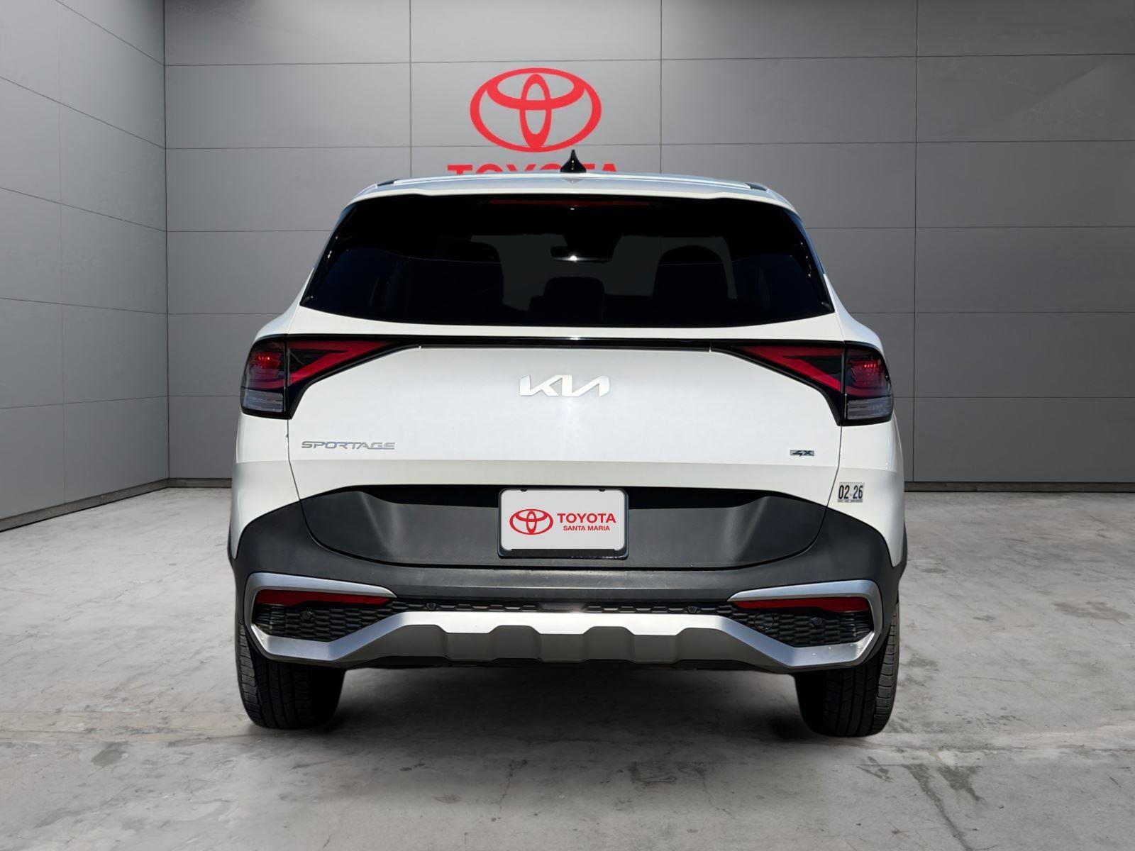 Used 2023 Kia Sportage LX image 4