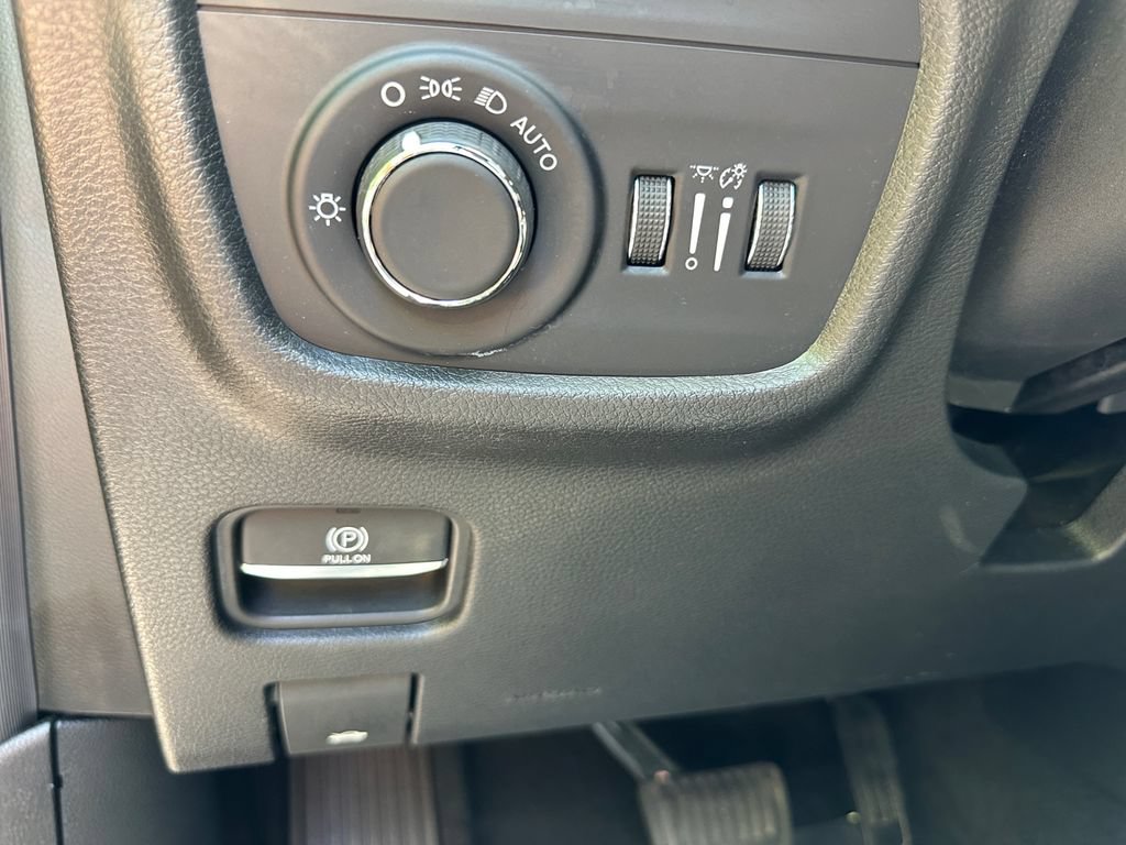 Used 2022 Jeep Grand Cherokee L Laredo AWD/4WD image 28