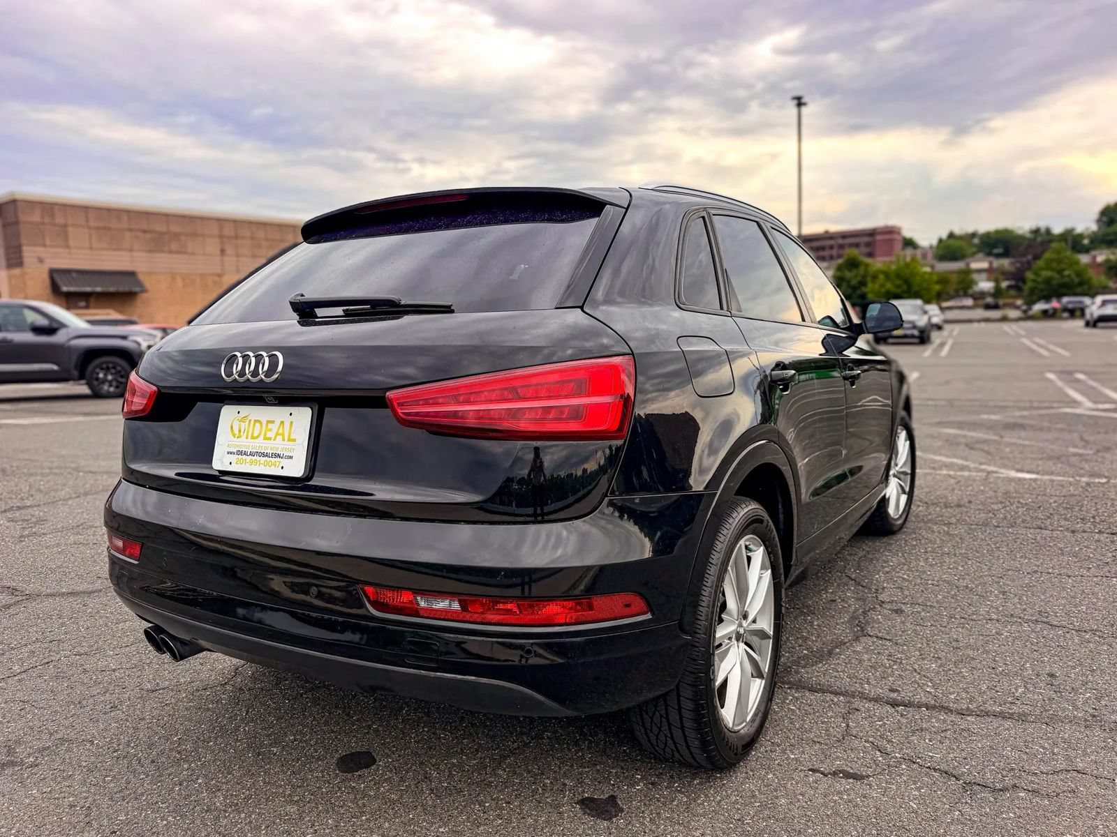 Used 2018 Audi Q3 2.0T Premium w/ Convenience Package AWD/4WD image 6