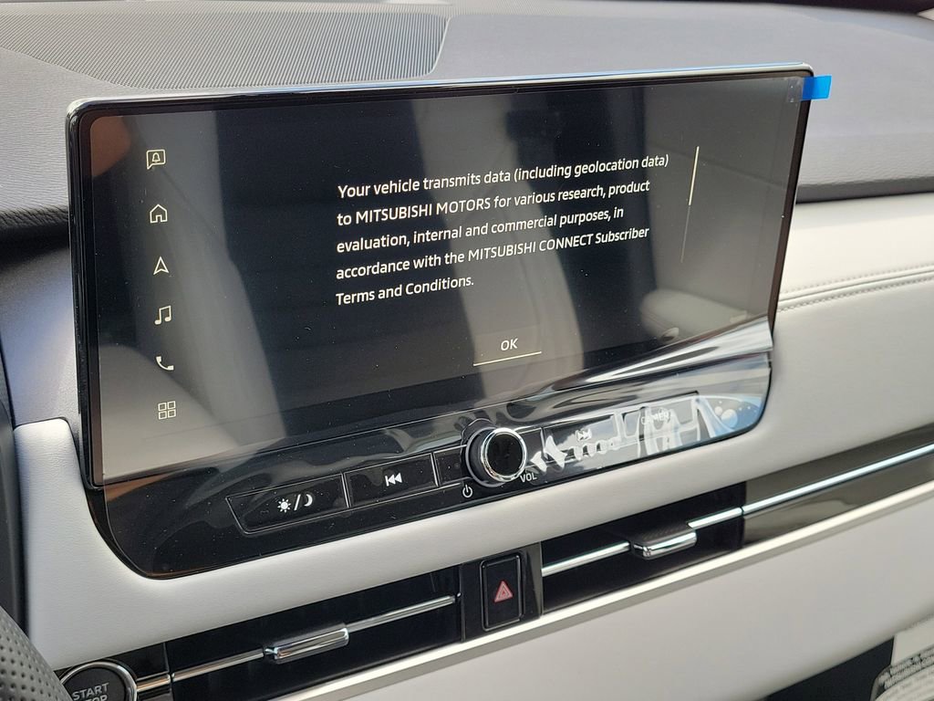 New 2025 Mitsubishi Outlander SE image 17