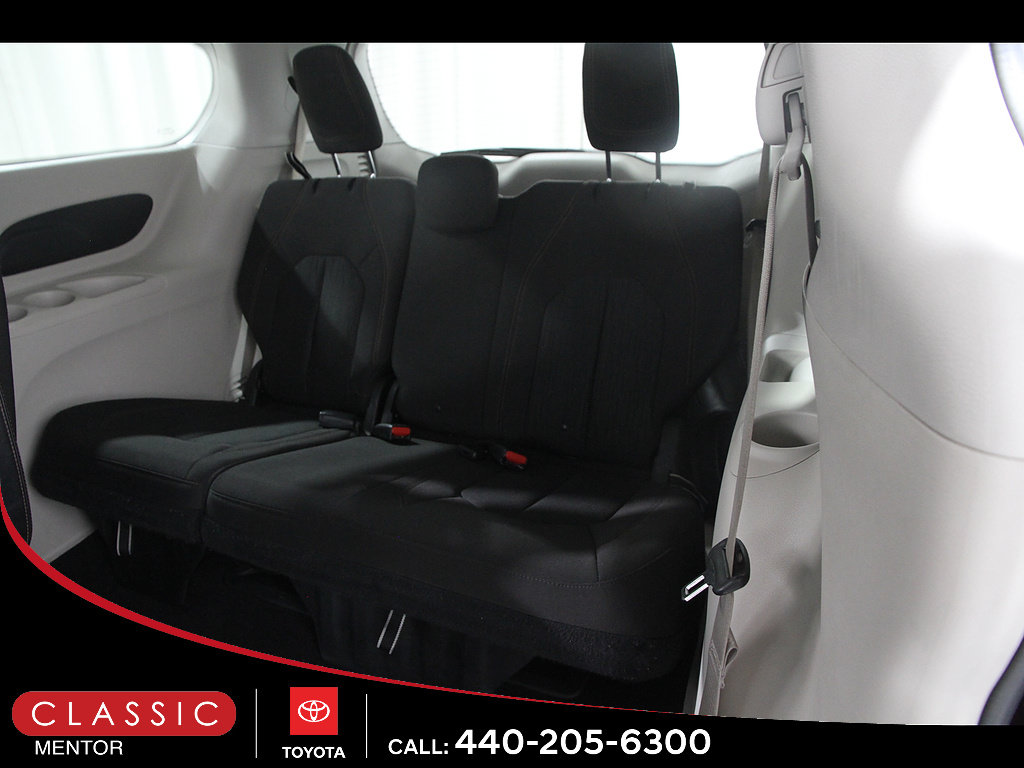 Used 2017 Chrysler Pacifica LX FWD image 21