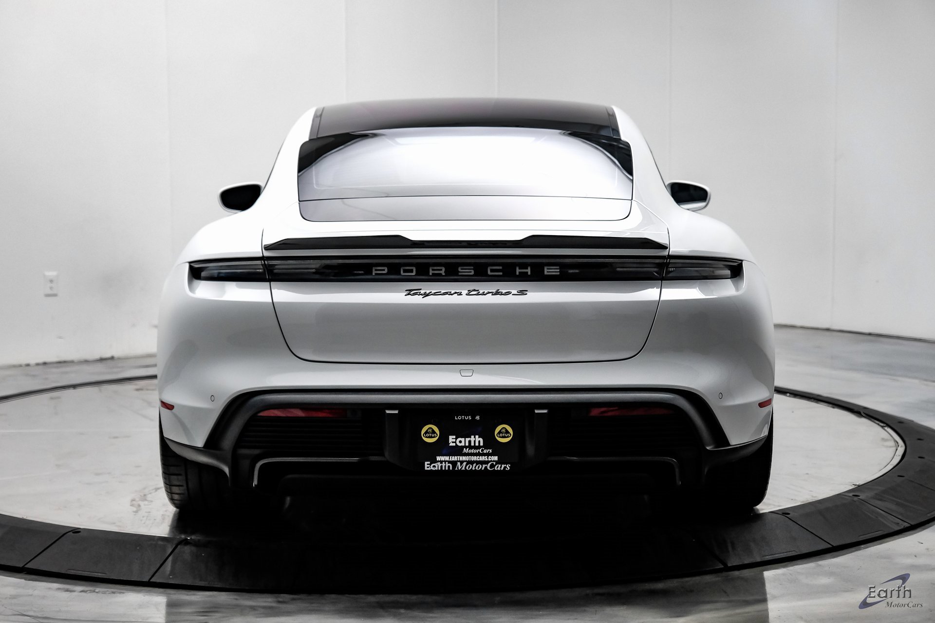 Used 2020 Porsche Taycan Turbo S image 10