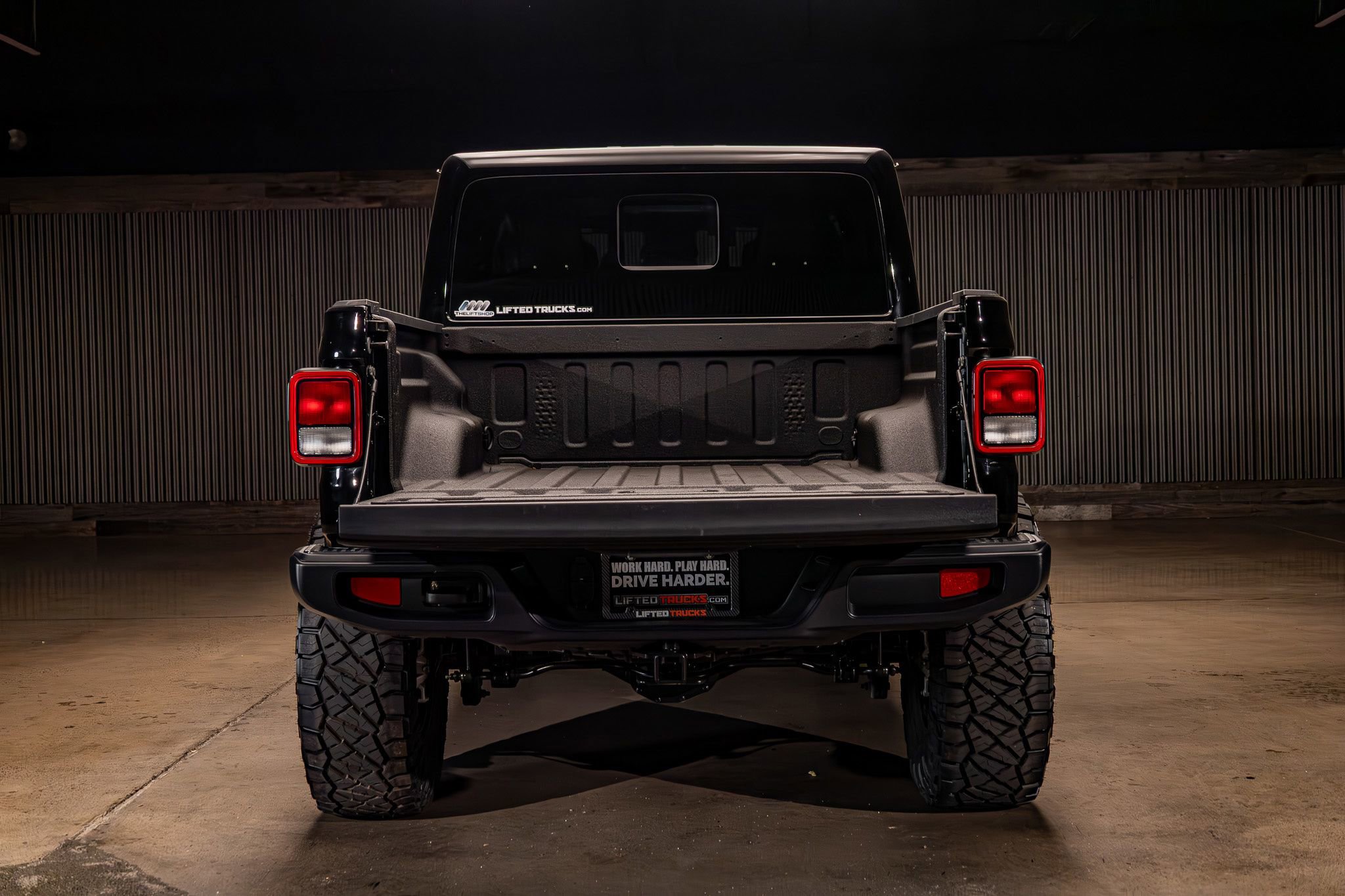 Used 2025 Jeep Gladiator Sport AWD/4WD image 9