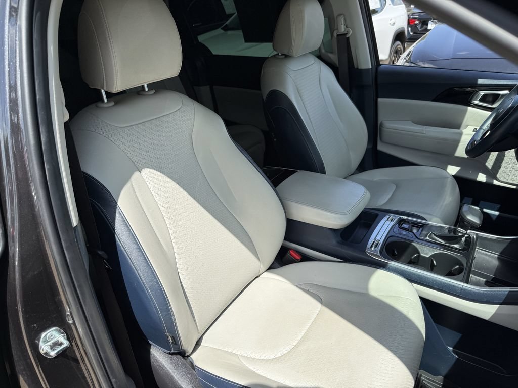 Used 2025 Kia Carnival SX Prestige FWD image 25