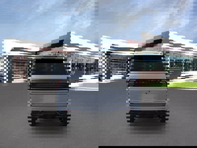 New 2025 Lincoln Navigator Reserve image 28