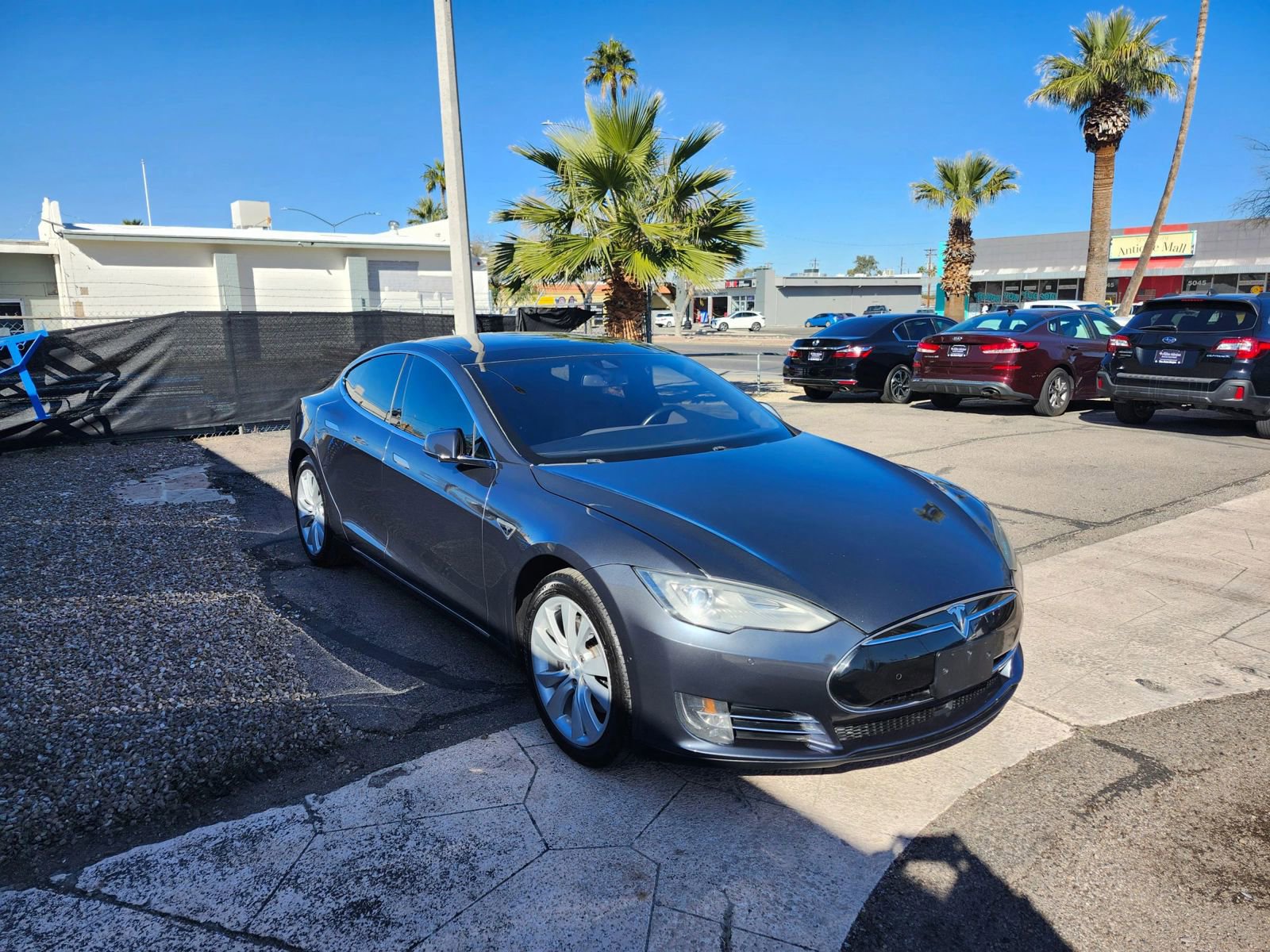 Used 2015 Tesla Model S 85 image 9