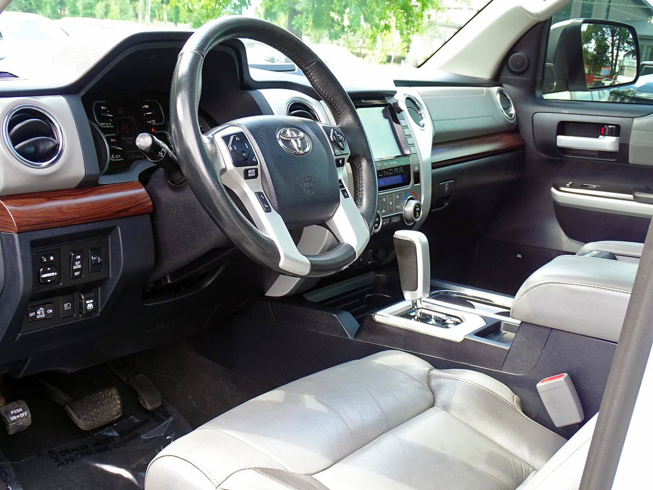 Used 2020 Toyota Tundra Limited w/ Limited Premium Package AWD/4WD image 24