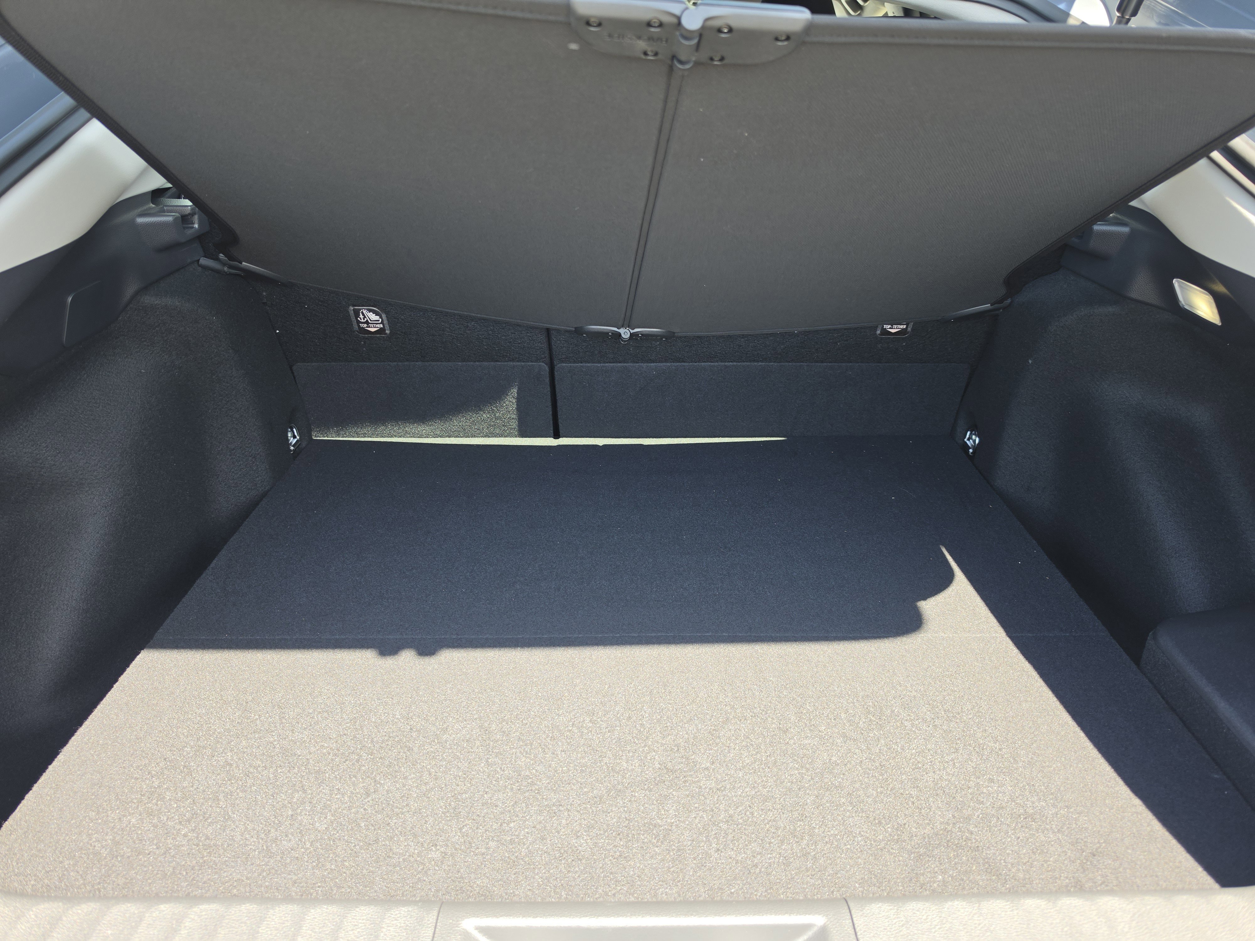 Used 2025 Toyota Prius XLE FWD image 11
