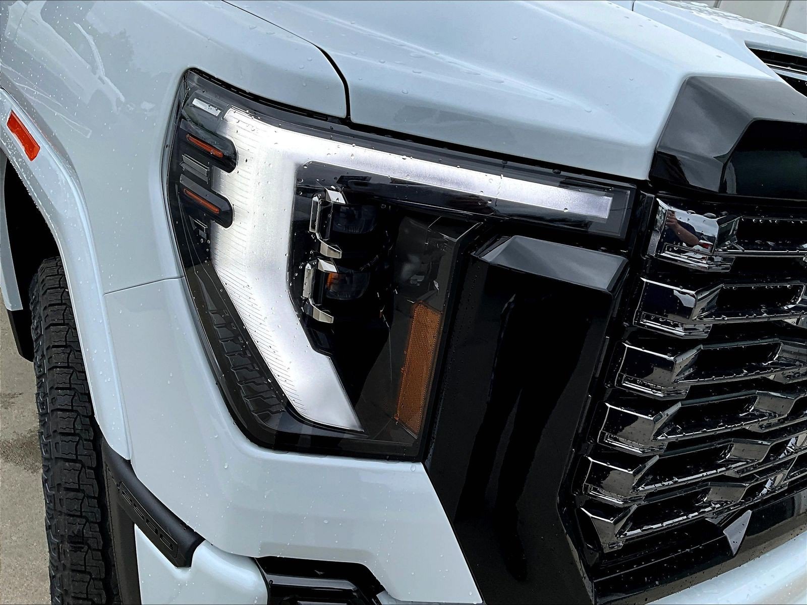 New 2026 GMC Sierra 2500 Denali Ultimate w/ LPO, Black Badging Package AWD/4WD image 8
