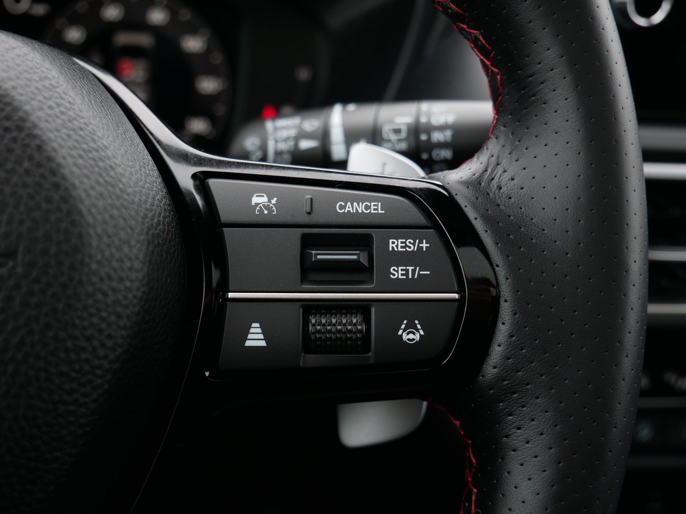 Certified 2025 Acura ADX A-Spec image 29