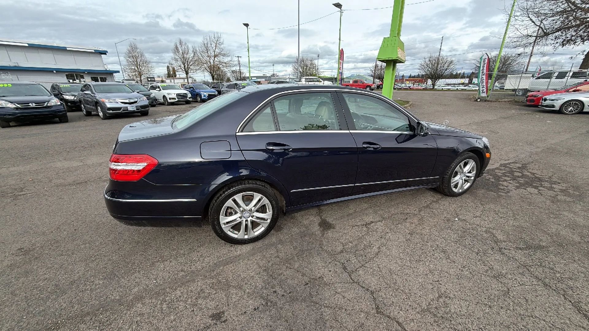Used 2010 Mercedes-Benz E 350 4MATIC Sedan image 3