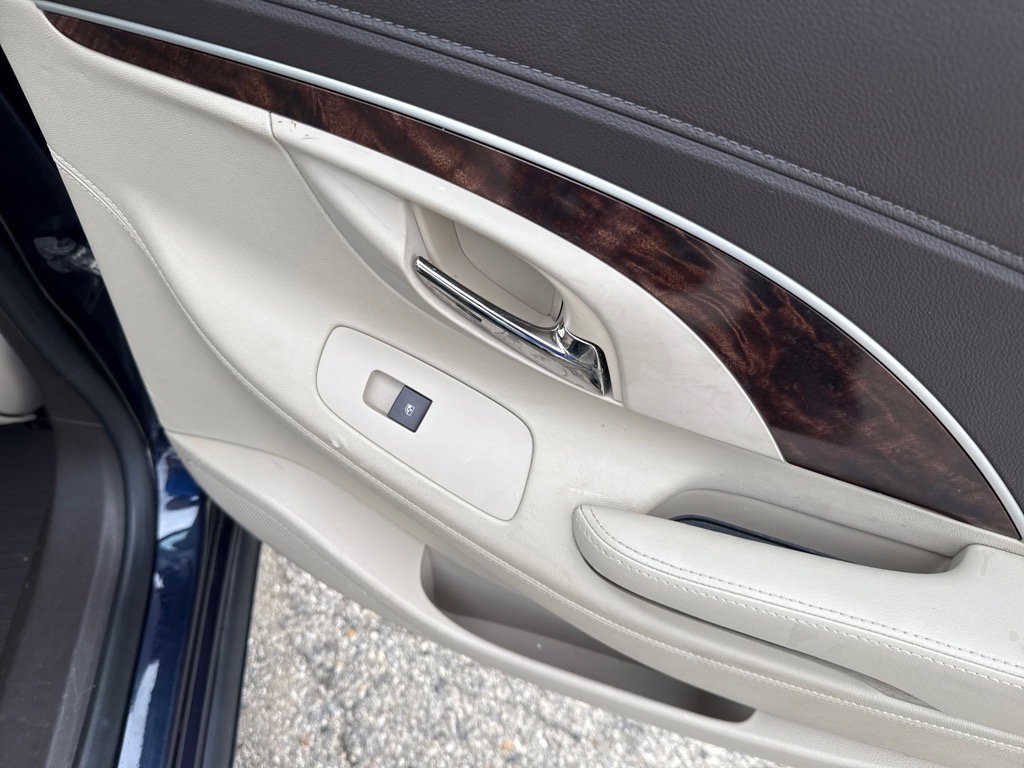 Used 2016 Buick LaCrosse image 21