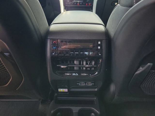 Used 2021 Jeep Grand Cherokee L Limited AWD/4WD image 11