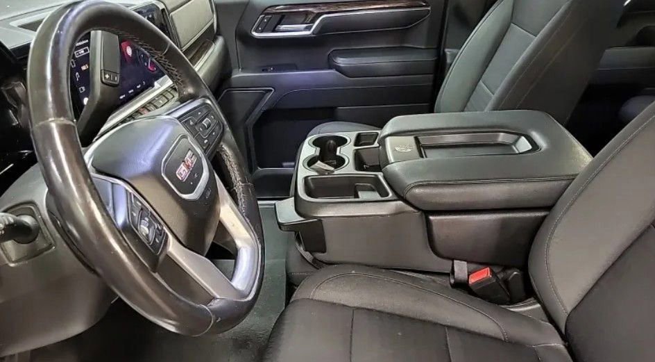 Used 2022 GMC Sierra 1500 Elevation image 2