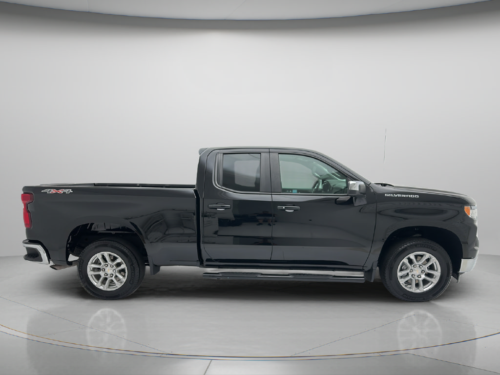 Used 2024 Chevrolet Silverado 1500 LT AWD/4WD image 4