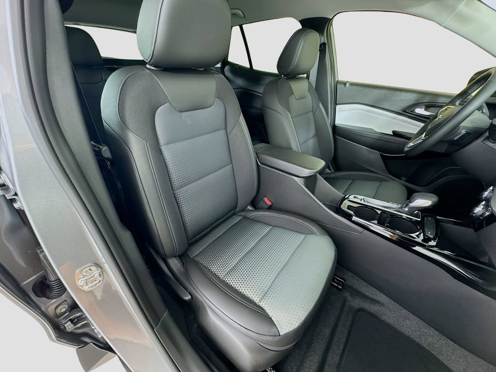 New 2026 Chevrolet Trax LT w/ Midnight Edition FWD image 27