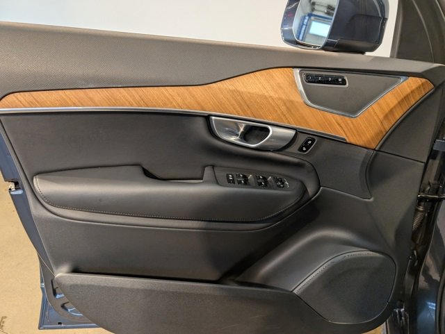 Used 2024 Volvo XC90 B6 Plus w/ Protection Package Premier image 11