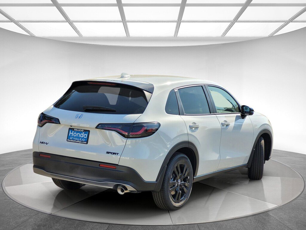 New 2026 Honda HR-V Sport image 3