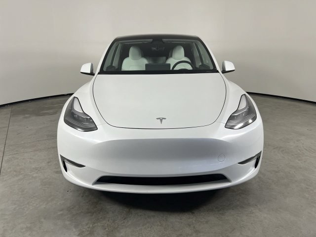 Used 2023 Tesla Model Y Long Range AWD/4WD image 3