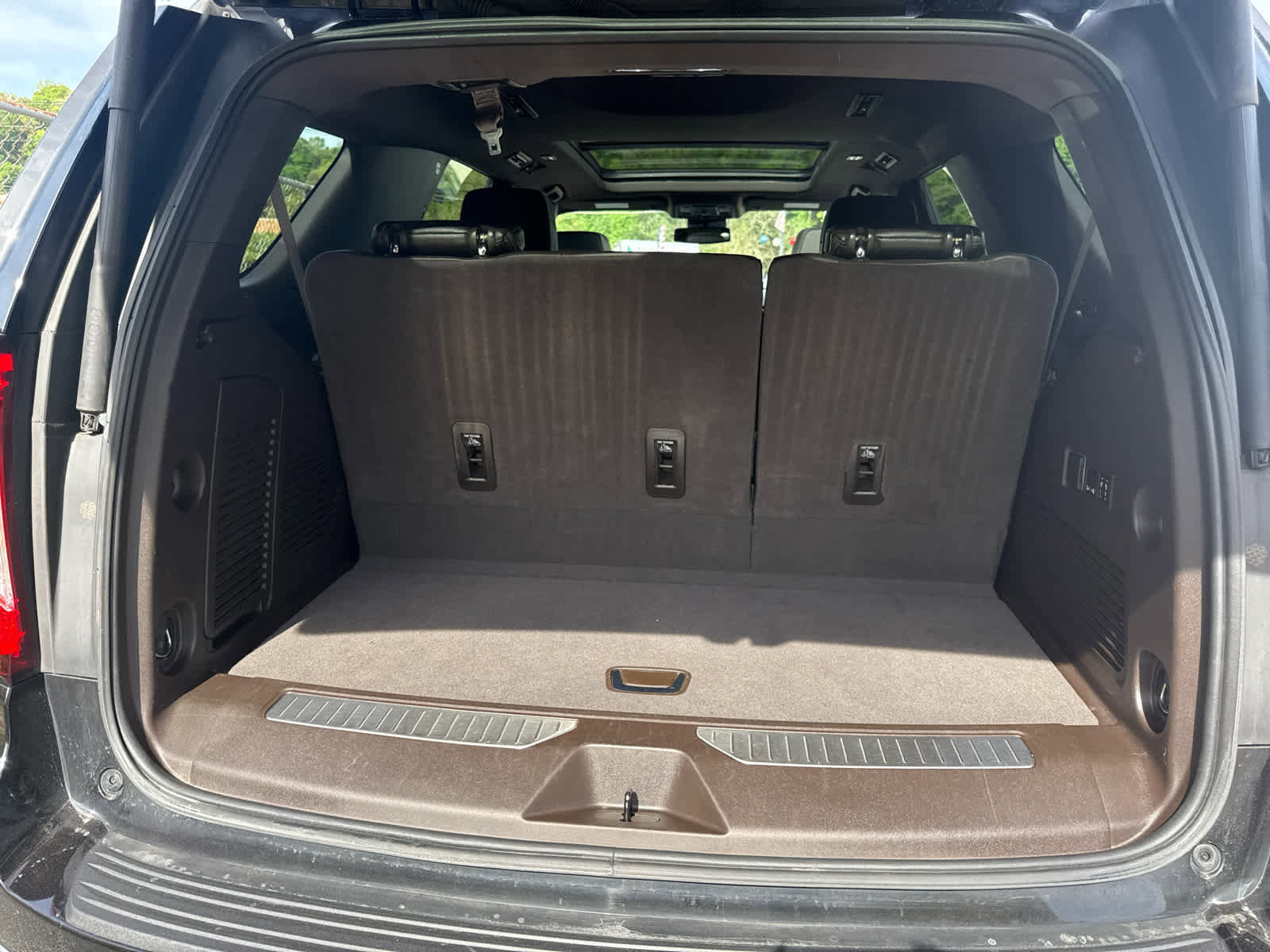 Used 2023 GMC Yukon Denali AWD/4WD image 28