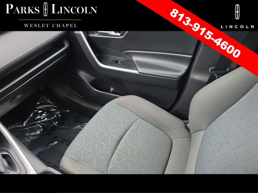 Used 2022 Toyota RAV4 XLE FWD image 14