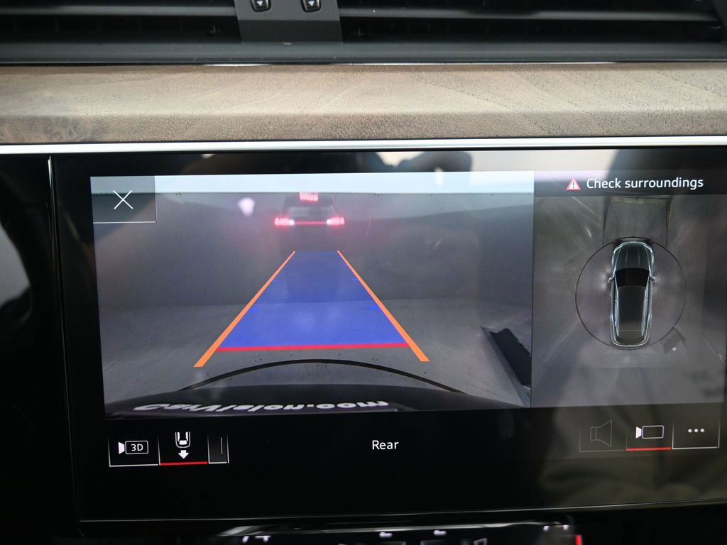 Used 2022 Audi e-tron Premium Plus w/ Premium Plus Package image 10