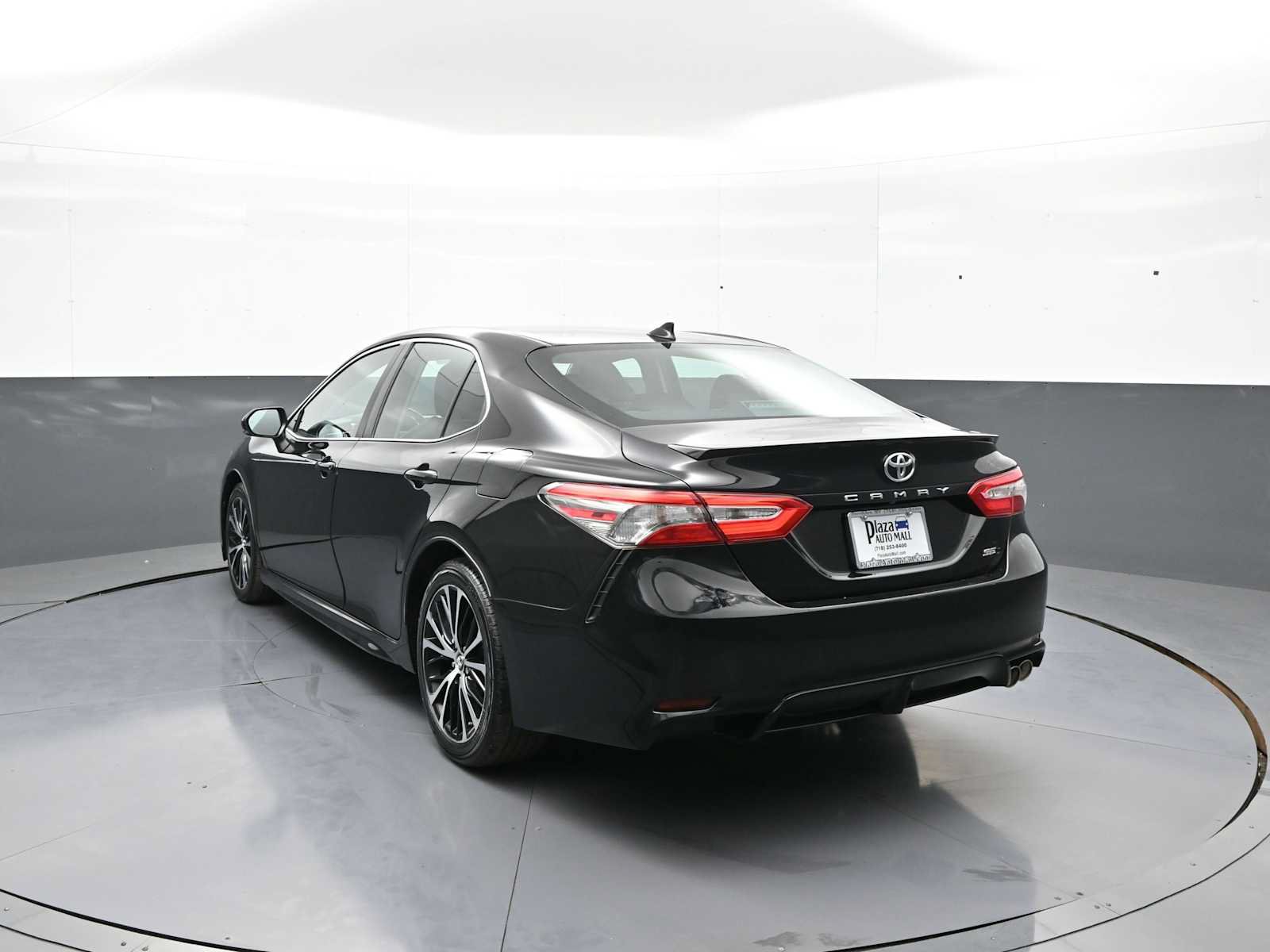Certified 2019 Toyota Camry SE w/ Convenience Package FWD image 8
