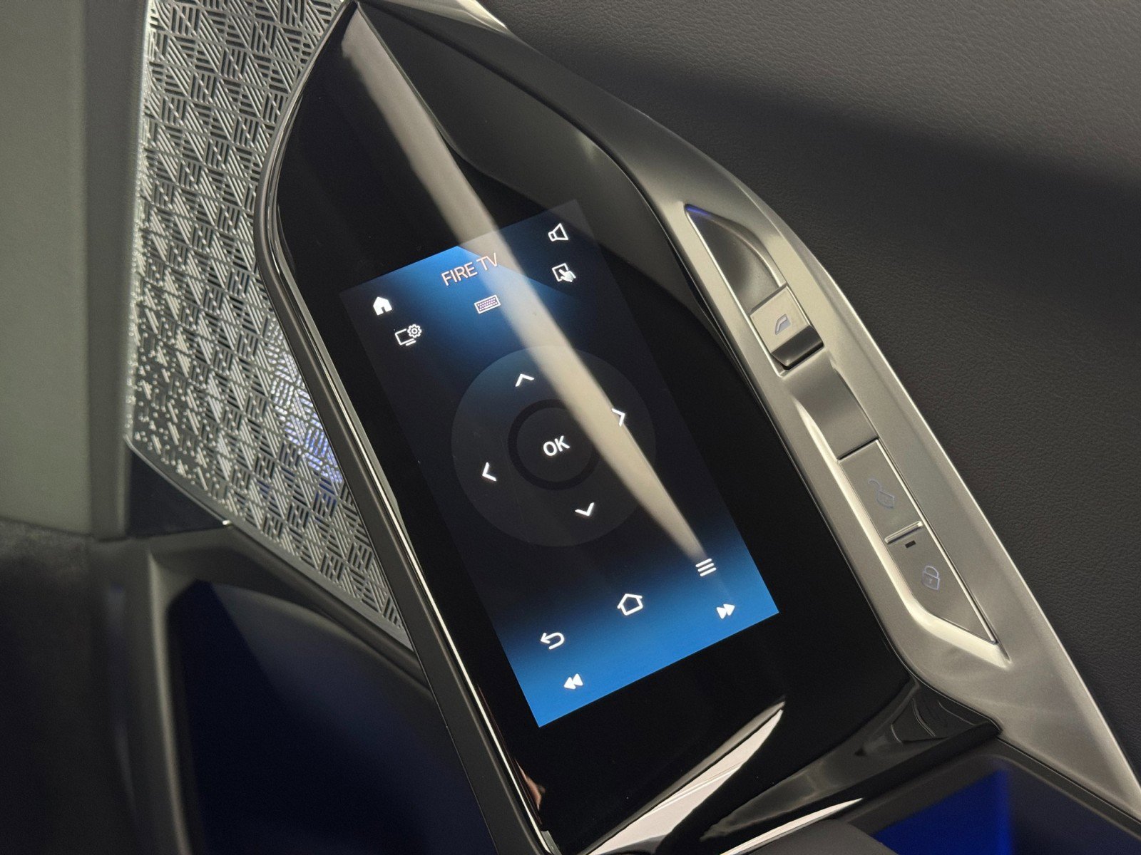 Used 2023 BMW i7 xDrive60 w/ Parking Assistance Package image 45