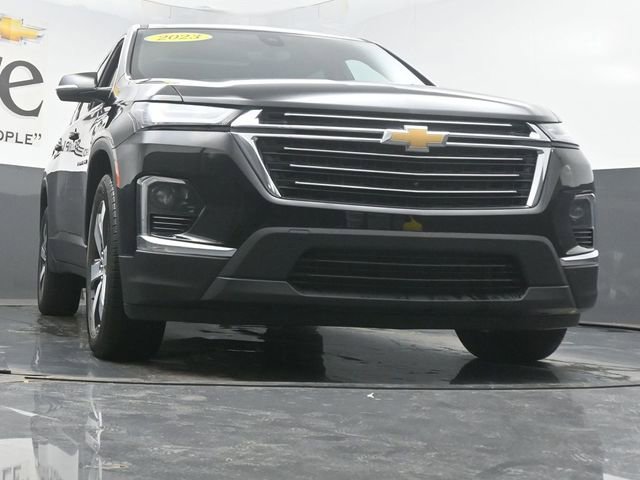 Used 2023 Chevrolet Traverse LT w/ LT Premium Package image 3