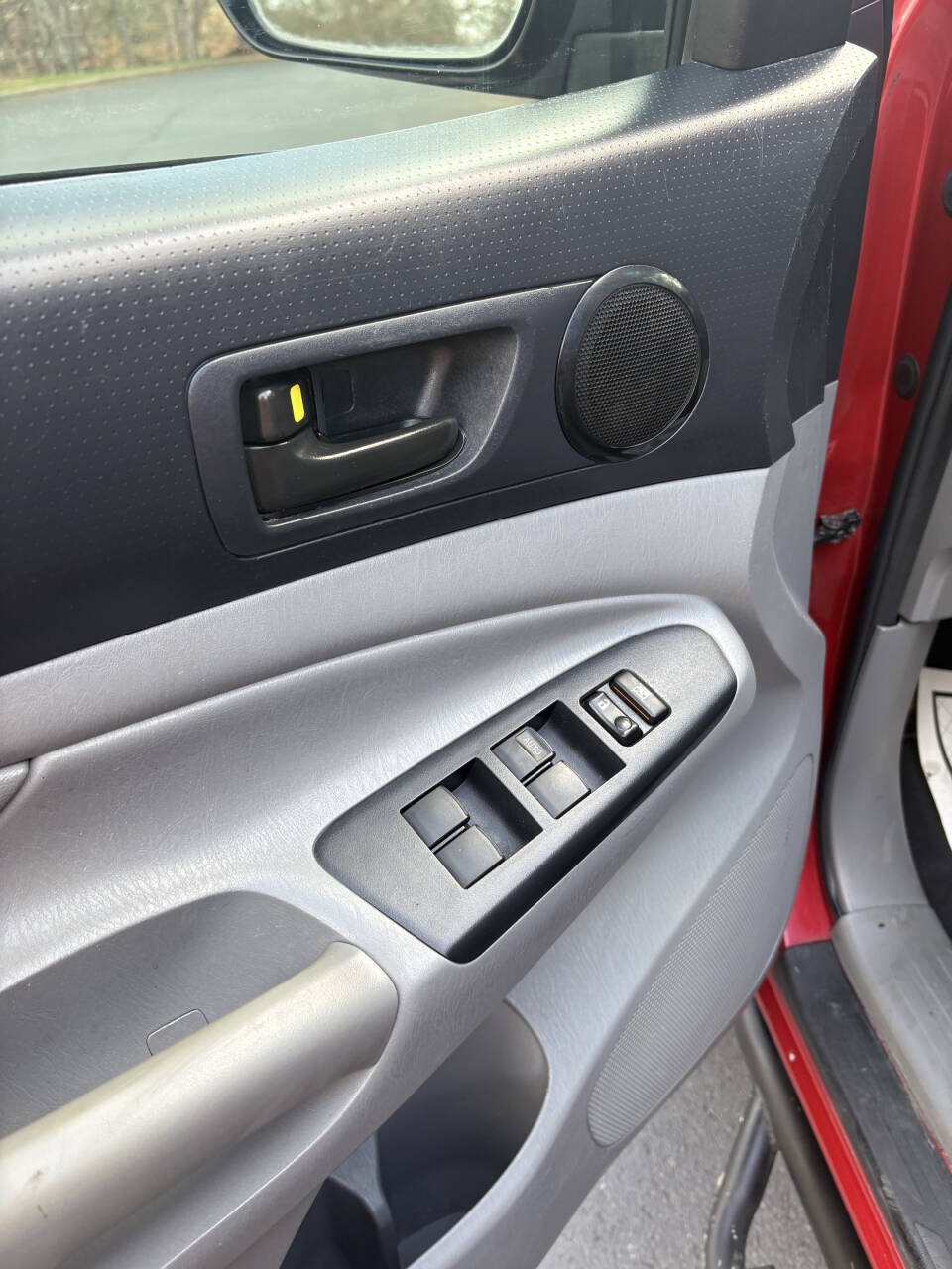 Used 2013 Toyota Tacoma PreRunner w/ Convenience Pkg RWD image 21