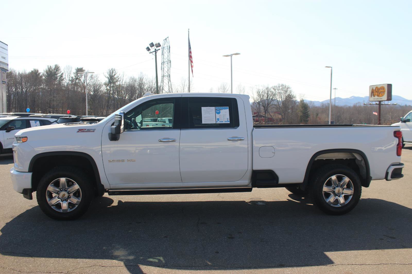 Used 2022 Chevrolet Silverado 2500 LTZ w/ Z71 Chrome Sport Edition image 4