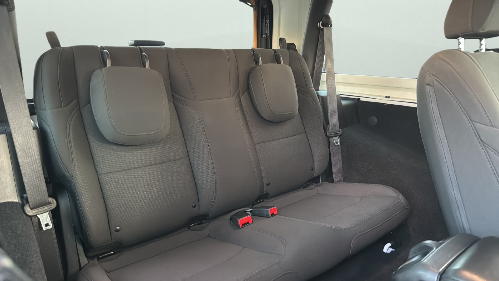 Used 2023 Jeep Wrangler Sport AWD/4WD image 26