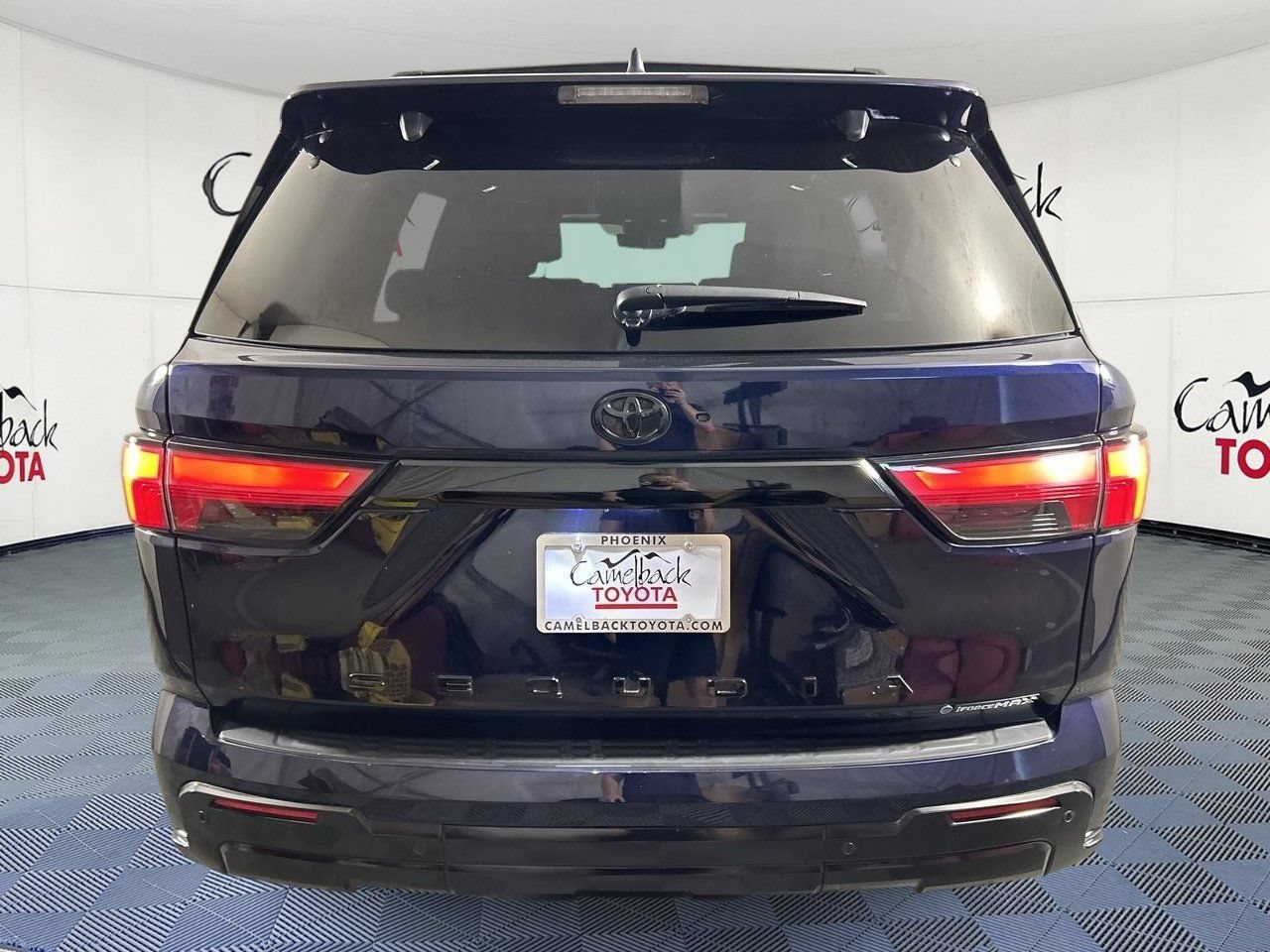 Used 2025 Toyota Sequoia Platinum w/ TRD Off-Road Package AWD/4WD image 6