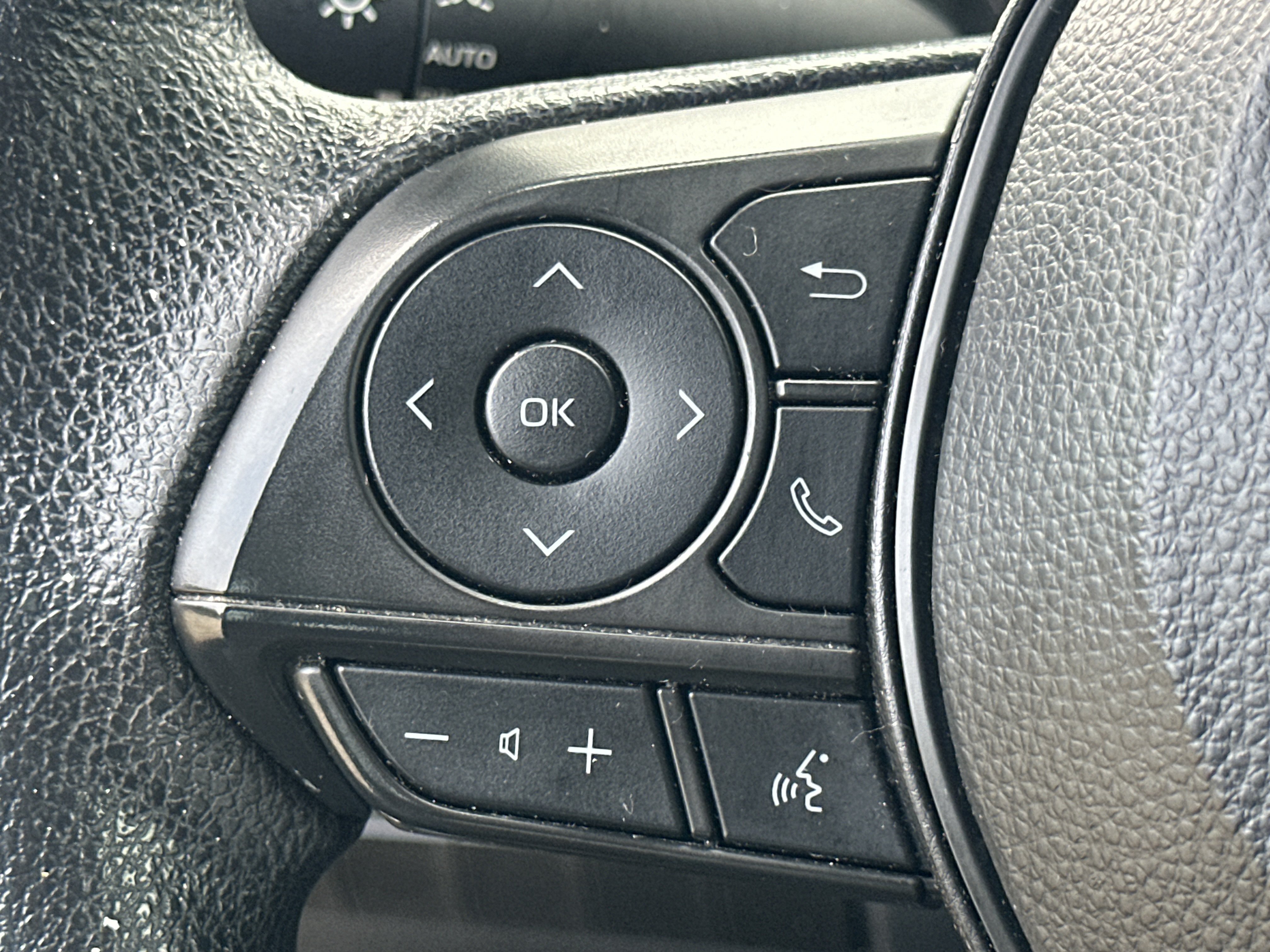 Used 2024 Toyota Corolla LE FWD image 24