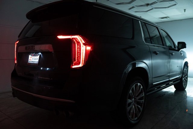Used 2023 GMC Yukon XL Denali image 42