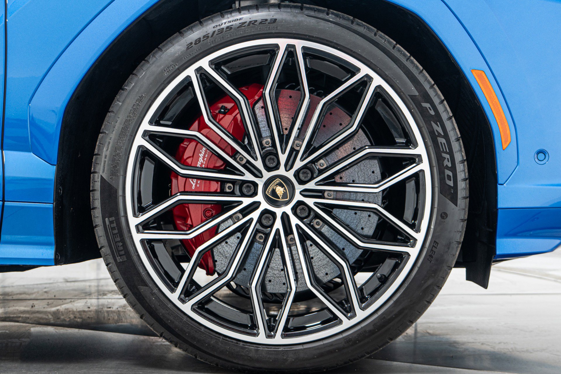 Used 2025 Lamborghini Urus SE image 50