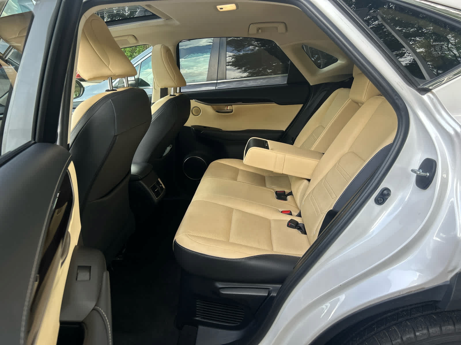 Used 2016 Lexus NX 200t AWD w/ Luxury Package image 9