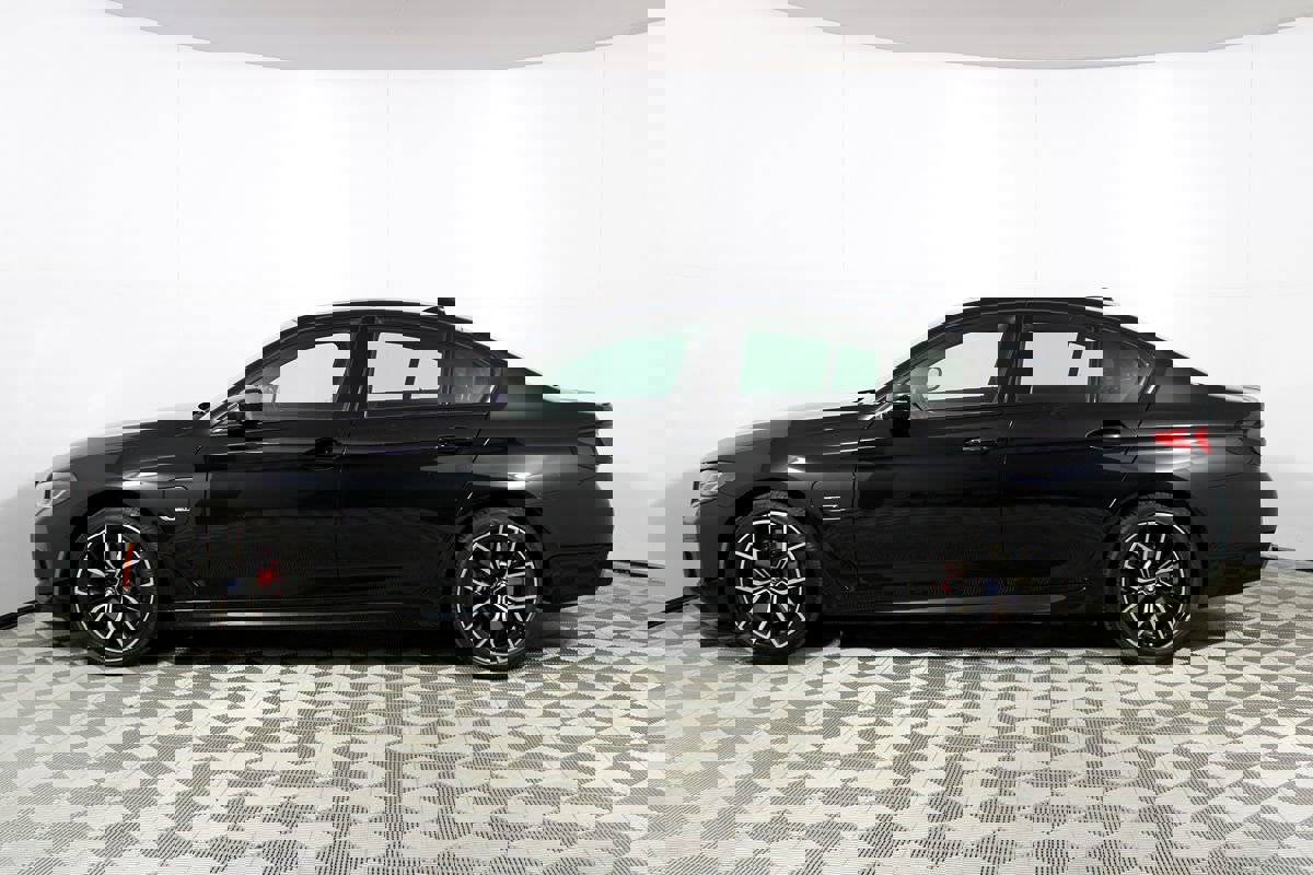 Used 2023 BMW 530e 530e w/ M Sport Package image 42