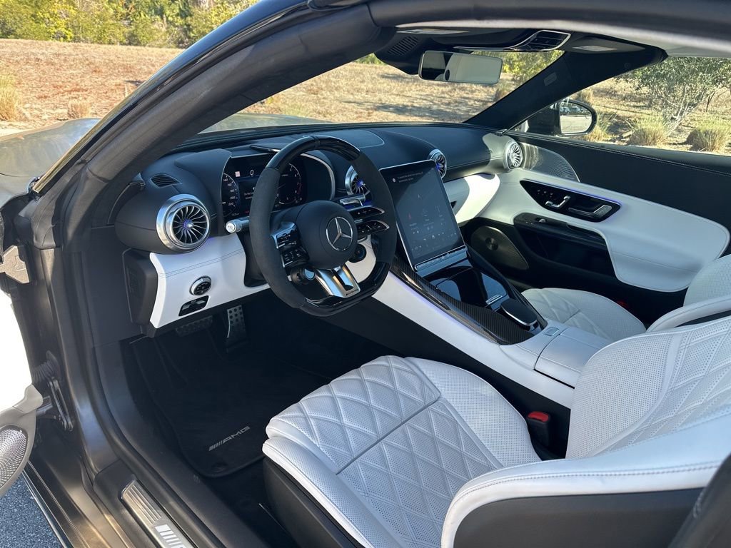 Used 2025 Mercedes-Benz SL 63 AMG 4MATIC image 19